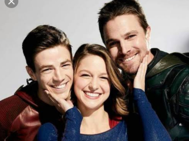 Super Girl e Arrow