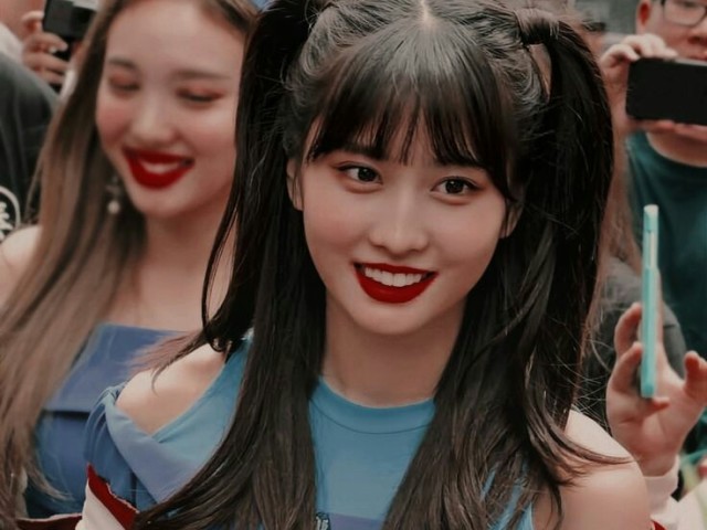 Momo - TWICE