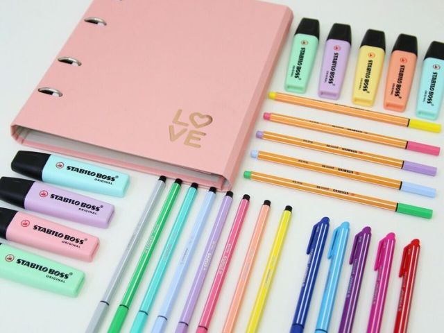 Material escolar pastel!