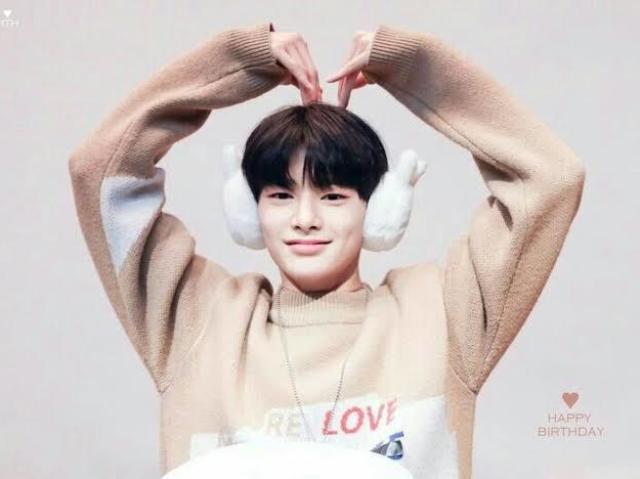 ~•《♢jeongin (I.N)♢》•~