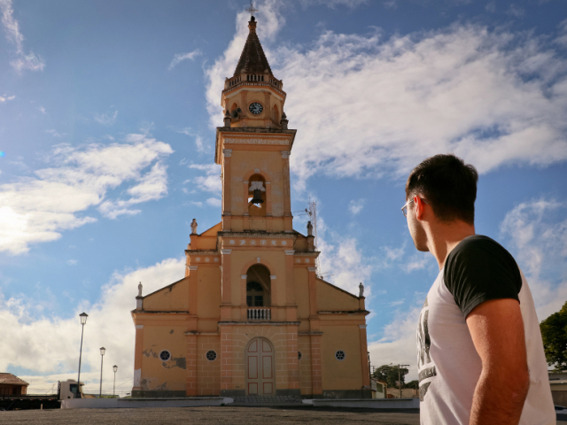 Sempre gostei de ver as pessoas servindo na igreja como pregadores, cantores e afins