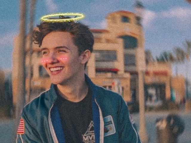 Você conhece o Noah Urrea mesmo?
