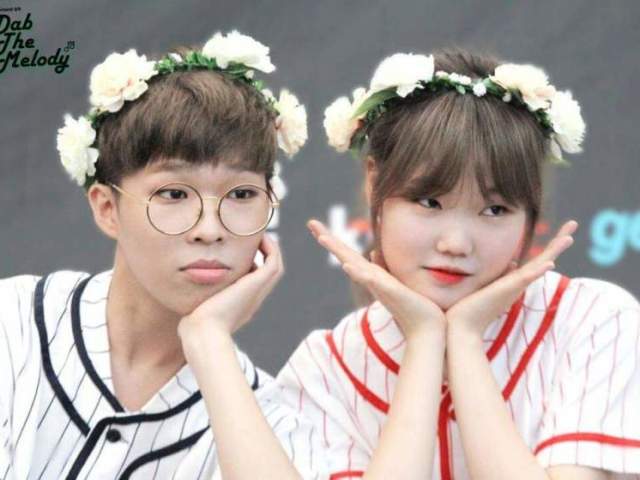 AKMU