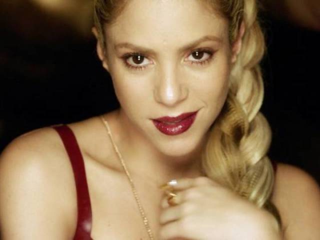 Ou dessa menina belíssima Shakira