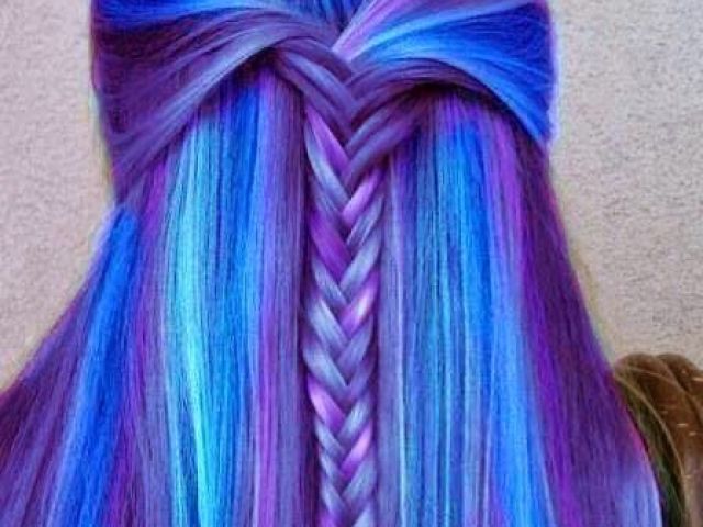 Cabelo roxo com azul