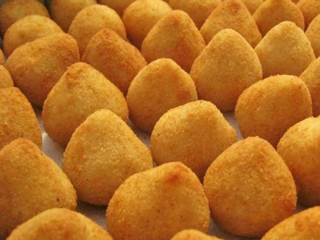 COXINHA É CLARO.