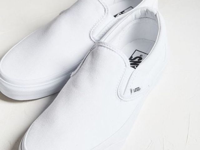 esse vans branco que combina com tudo!