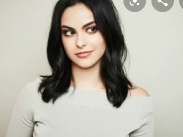 Camila Mendes