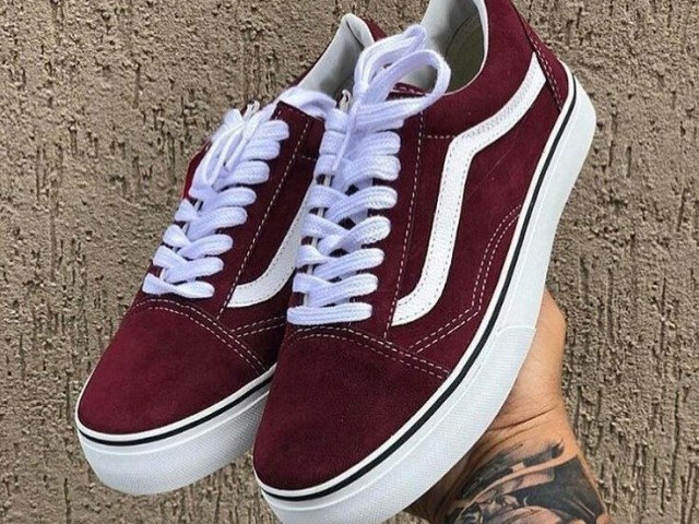 Achei!! Um VANS vai sempre bem com tudo né!! E ainda por cima é muito estiloso!!