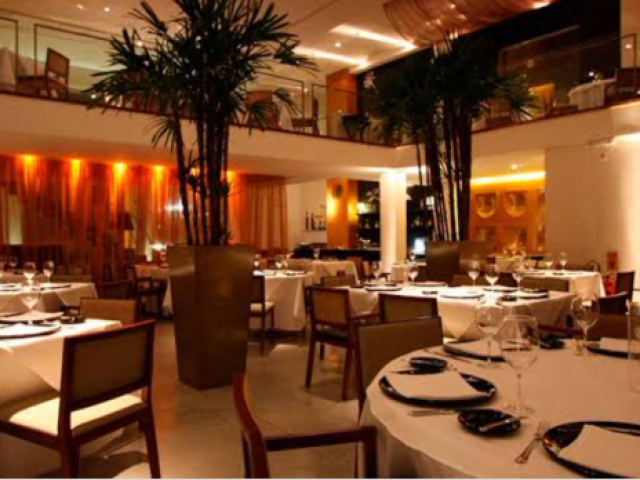 S/r- quer sair comigo no Restaurante Madero do shopping principal?
S/n-claro que sim tchau
S/r-tchau