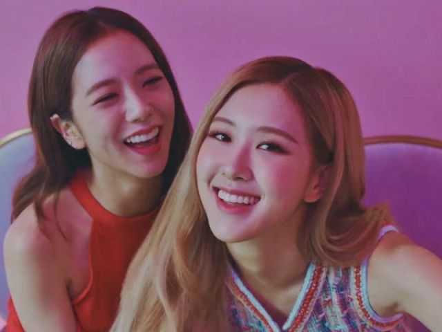 Rosé: Austrália 

Jisoo: Rússia