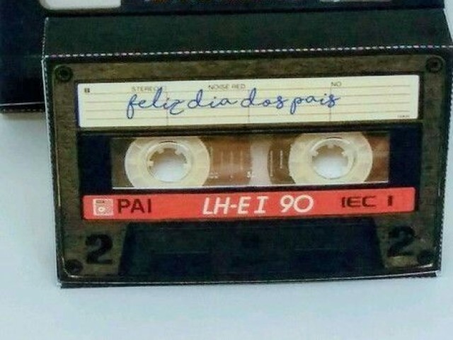 Ela me deu uma mix-tape vintage