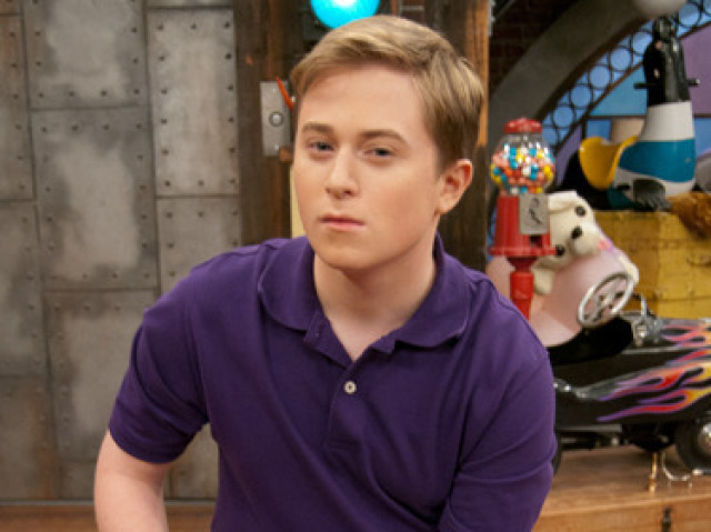 Nevel Papperman