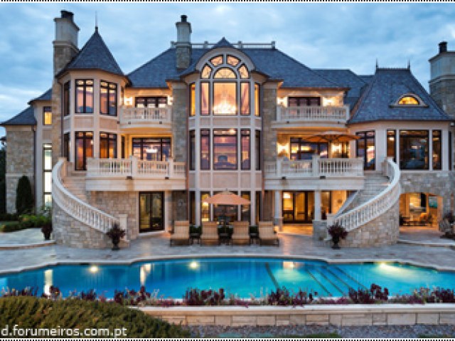 Luxuosa