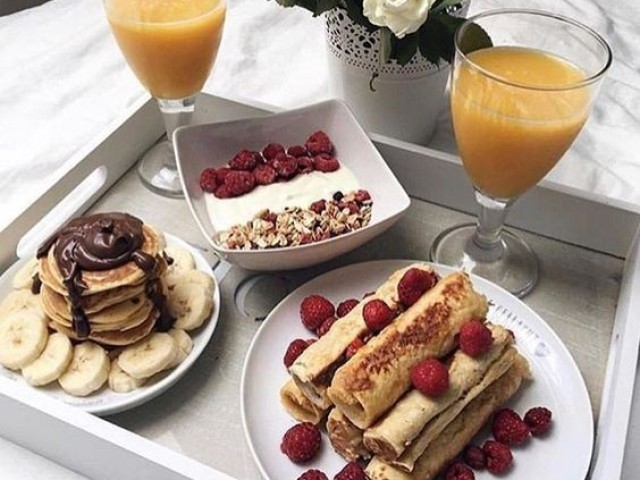 Panquecas e um suco
Bem leve e gostoso :)