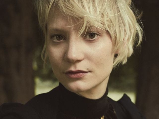 Mia Wasikowska