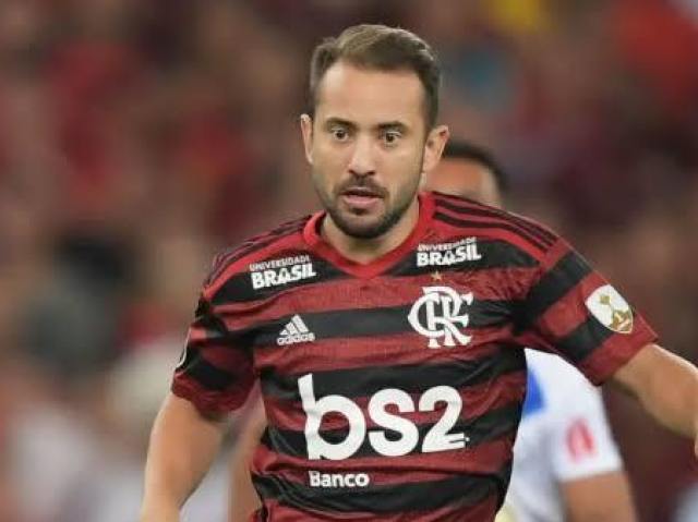 Everton Ribeiro