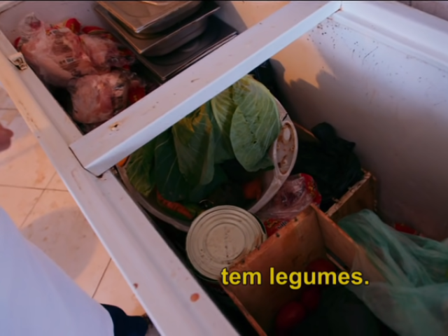 -Tem legomus...