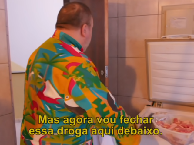 - Agora vou fechar essa drôga aqui debacho!