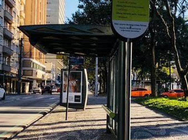 parada de ônibus