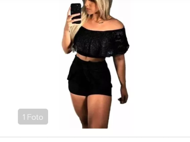 Roupa meio gótica