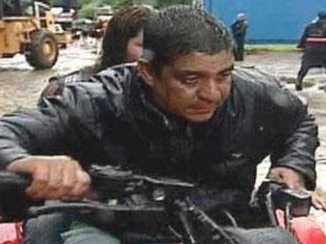 Zeca pagodinho com shotgun 12 espingarda arma Piu Piu pow pow.