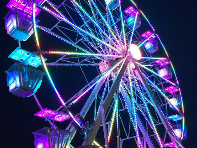 Iria me divertir em um parque de diversões com meus amigos ou familiares