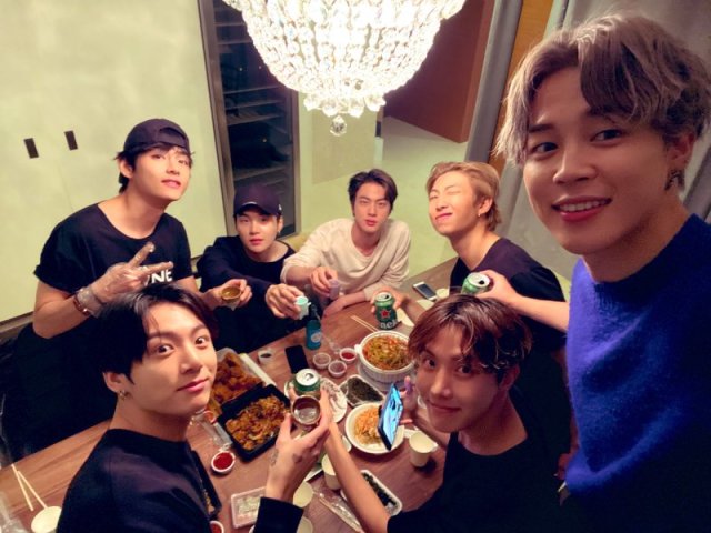 BTS RPG: A maquiadora do BTS!