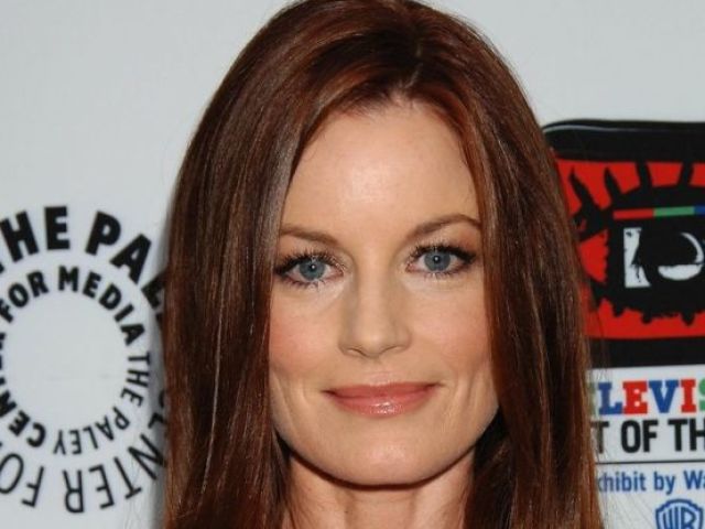 Laura Leighton.