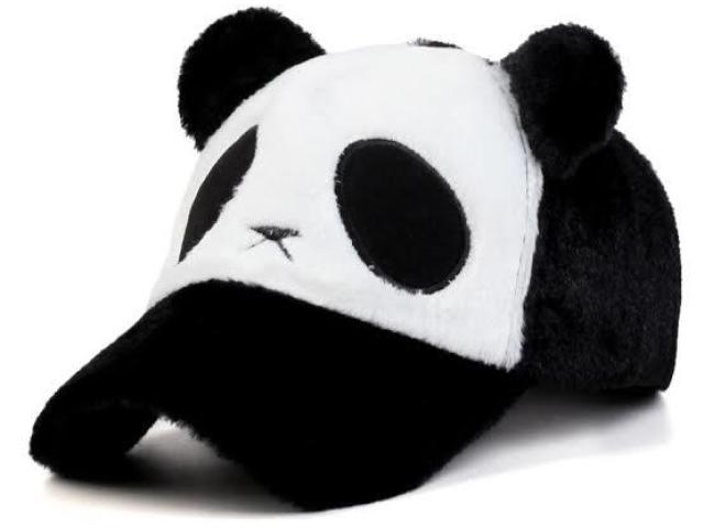 Um bone super fofo de panda