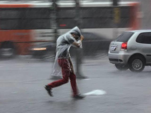 Levar uma baita chuva