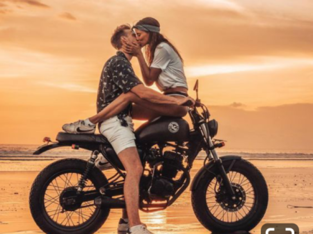 De moto vai ser uma grande aventura e várias cantadas
Kkkkkk