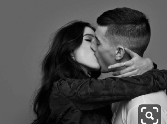Aquele beijão com pegada, língua e tudo
Afinal nois é de boa com tudo ( atrevidos )