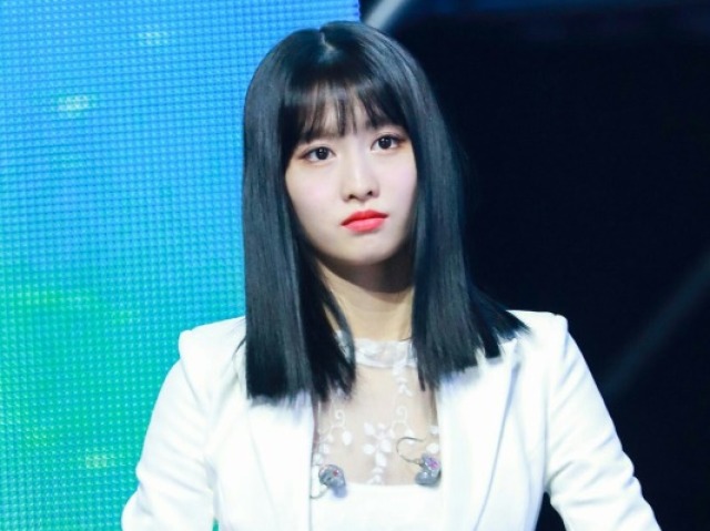 Você sabe reconhecer os MV'S do TWICE pelo os Figurinos da Momo? (TWICE)