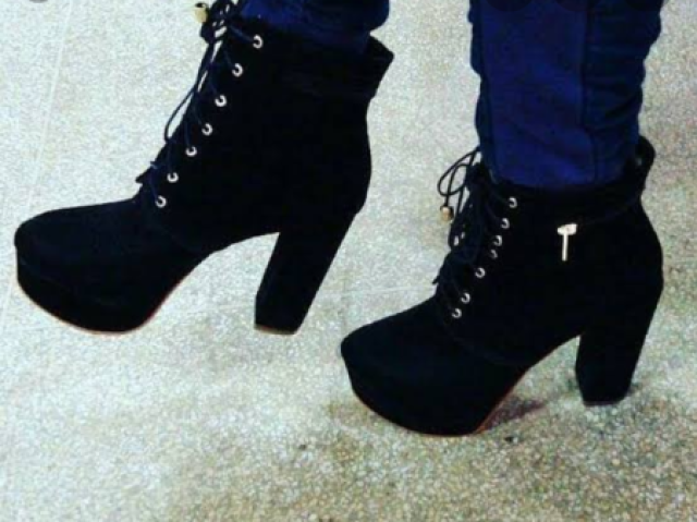 Amoooooo botas 
( Super na moda ) 
♥️♥️♥️♥️♥️♥️