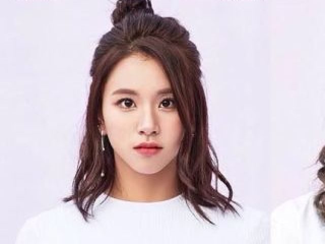 > Chaeyoung .