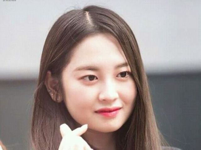 Taeha
( Momoland )