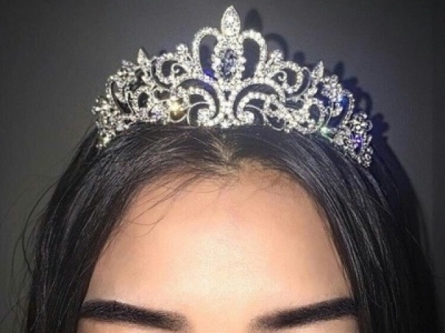 Uma Tiara.