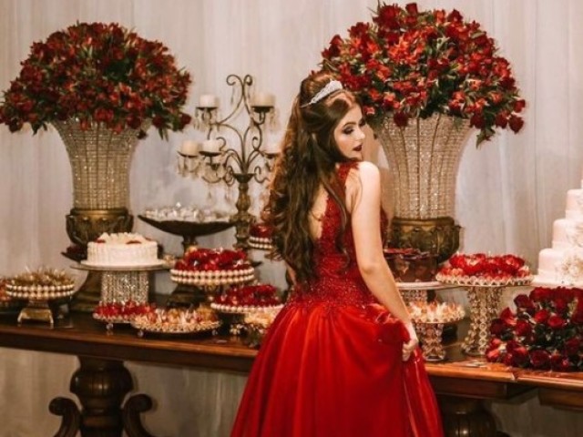 Crie sua festa de 15 anos perfeita!