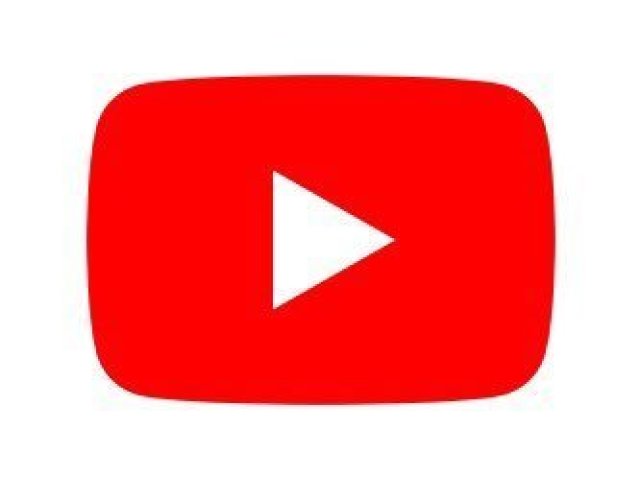 Youtube. Vejo vídeos de todos os tipos, mas principalmente vídeos aleatórios.
