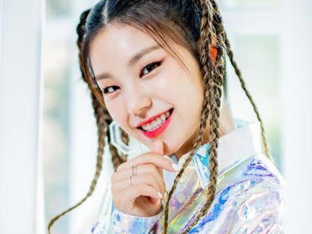 •Yeji (Itzy)•