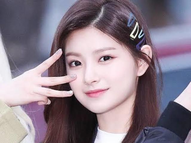 •Yiren (Everglow)•