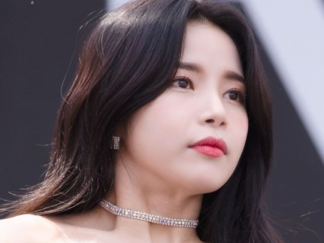 Solar ( Mamamoo )