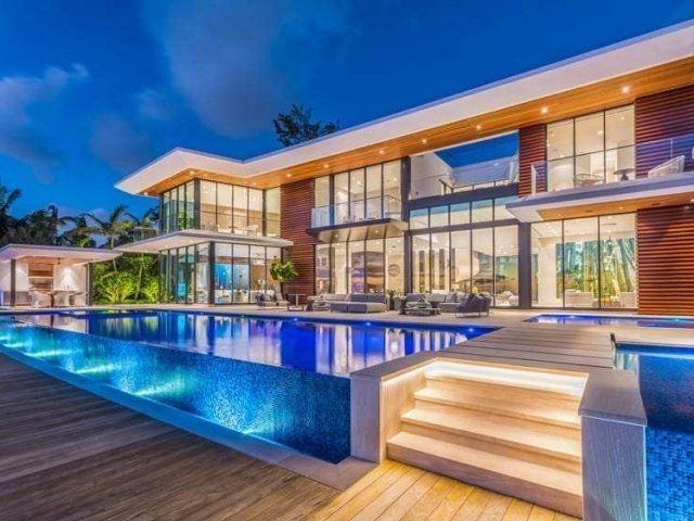 Uma casa bem luxuosa mais que seja na cidade grande