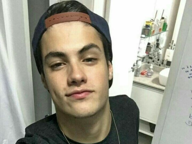 Esse muito gato e charmoso.