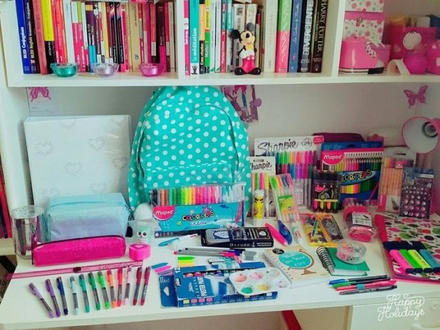 Monte o seu material escolar 2020! 🖤📚