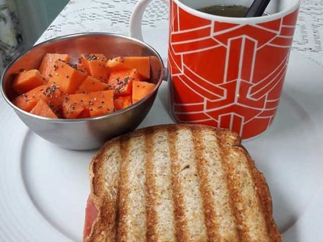 pão e fruta