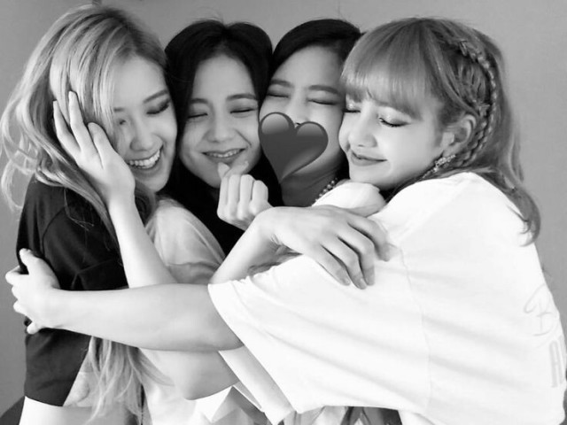 Monte sua vida em um grupo de K-Pop e eu direi qual membro do BlackPink você seria!