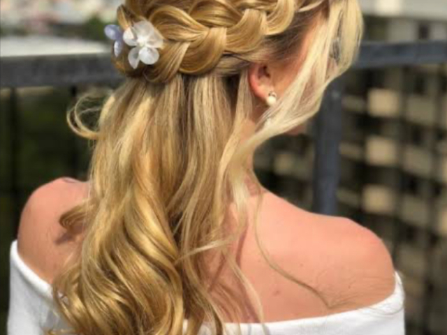 Penteado com trança e flores