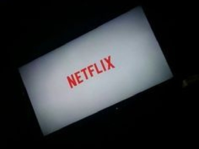 Não estavamos com sono então fomos assistir Netflix